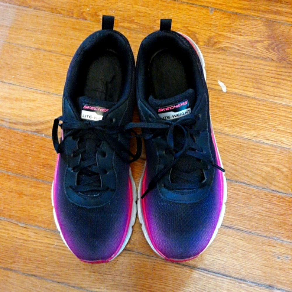 Skechers Lite-weight pink & black sporty sportswear athletic athleisure gym wear